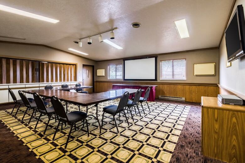 Hotel The Northern Plains Inn