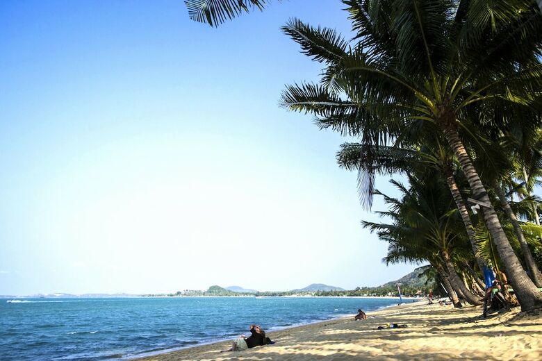Hotel Maenam Bay Resort