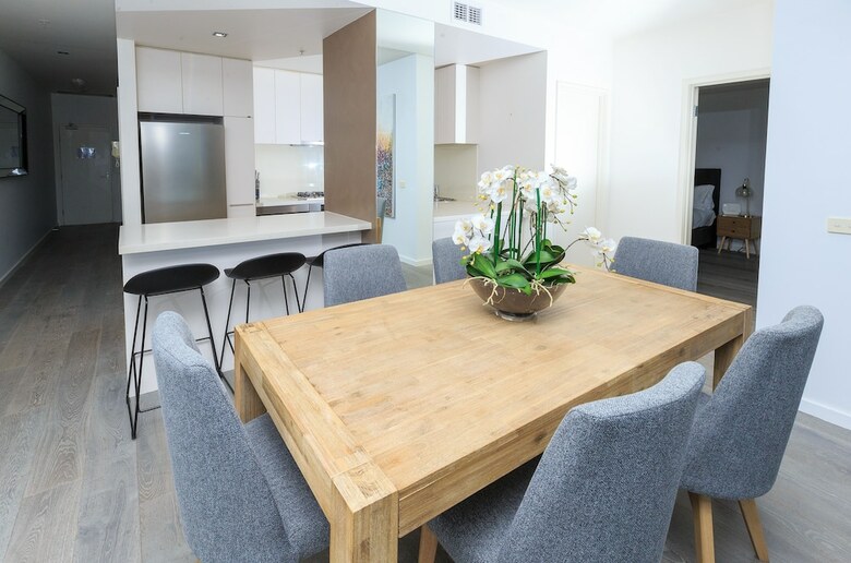 Waterfront Melbourne Apartments