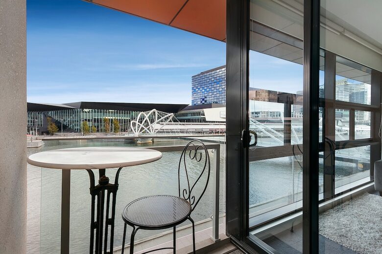 Waterfront Melbourne Apartments