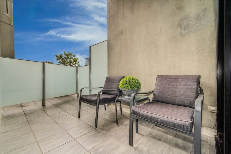 Waterfront Melbourne Apartments