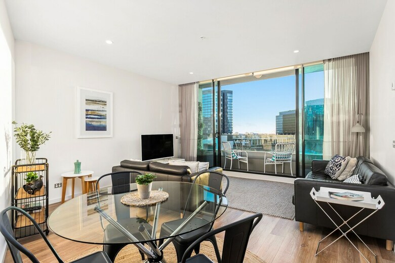 Waterfront Melbourne Apartments