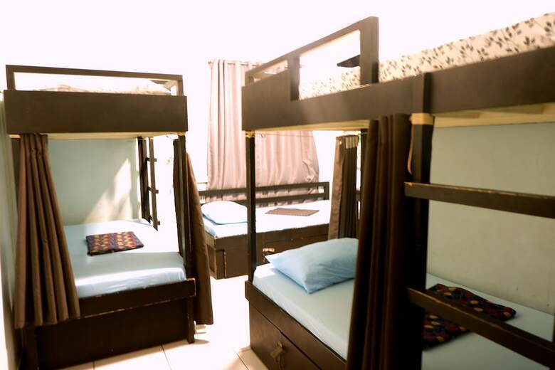 Hostal Urban Hostel Makati