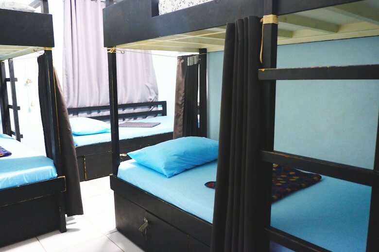 Hostal Urban Hostel Makati