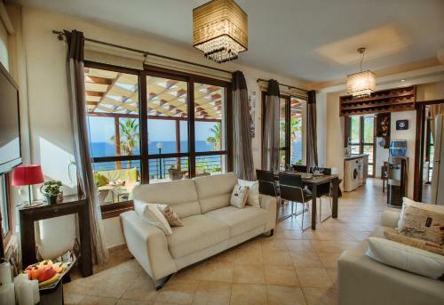 Kallinousa Beach Villa
