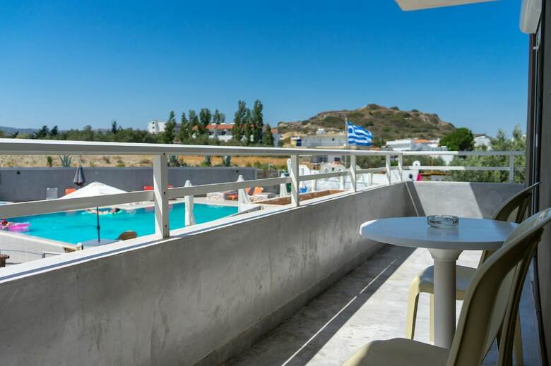 Aparthotel Family House Studios