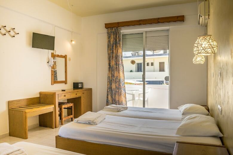 Aparthotel Family House Studios