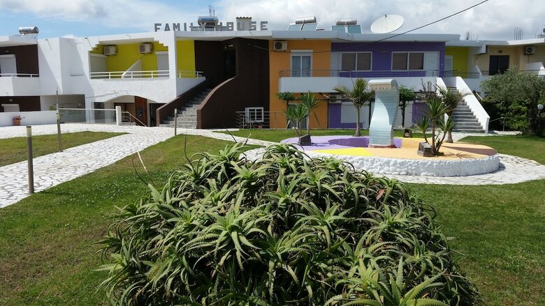 Aparthotel Family House Studios