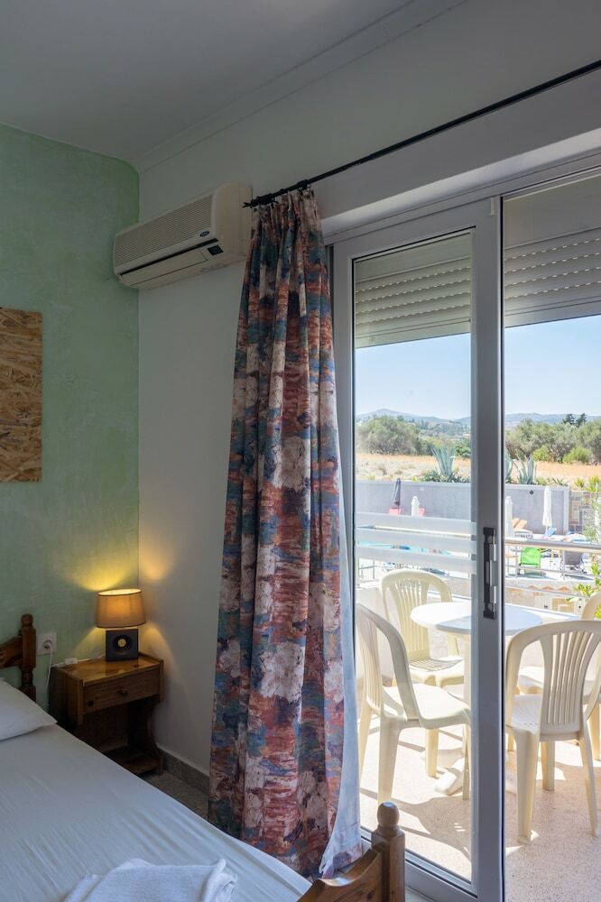 Aparthotel Family House Studios