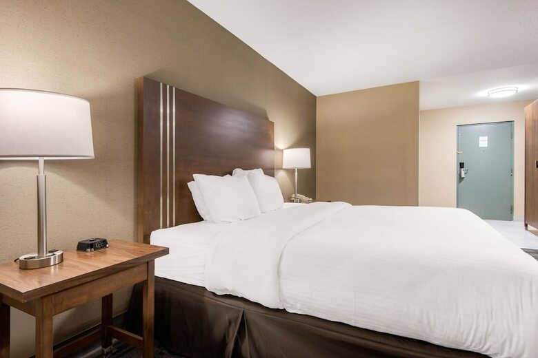Hotel Quality Inn & Conference Centre