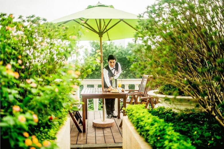Apricot Hotel