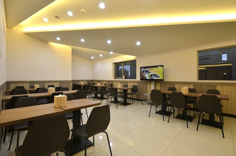 Plus Hotel