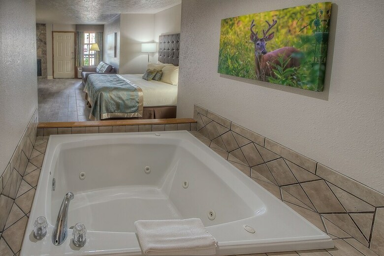 Hotel Accommodation By Willow Brook Lodge