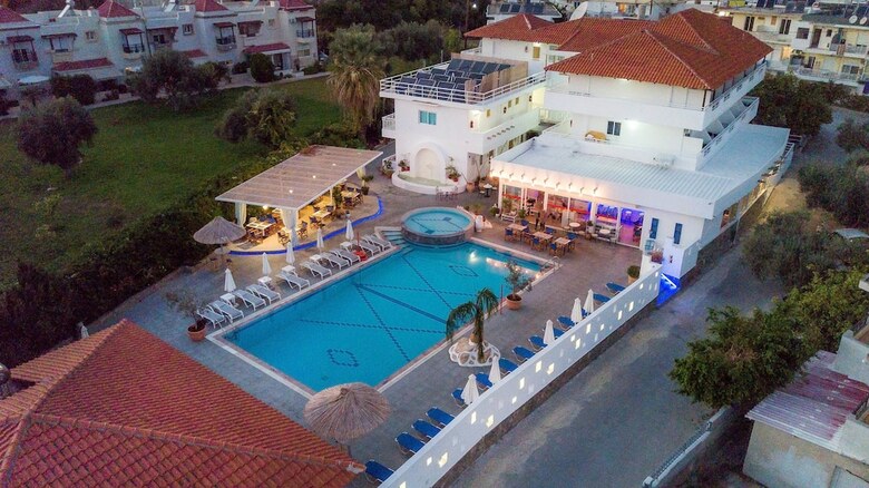 Hotel Tinas Plus - Ex Tinas Studios