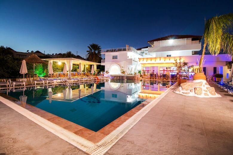 Hotel Tinas Plus - Ex Tinas Studios