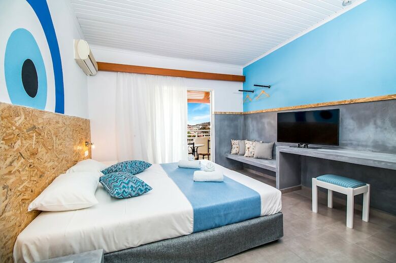 Hotel Tinas Plus - Ex Tinas Studios