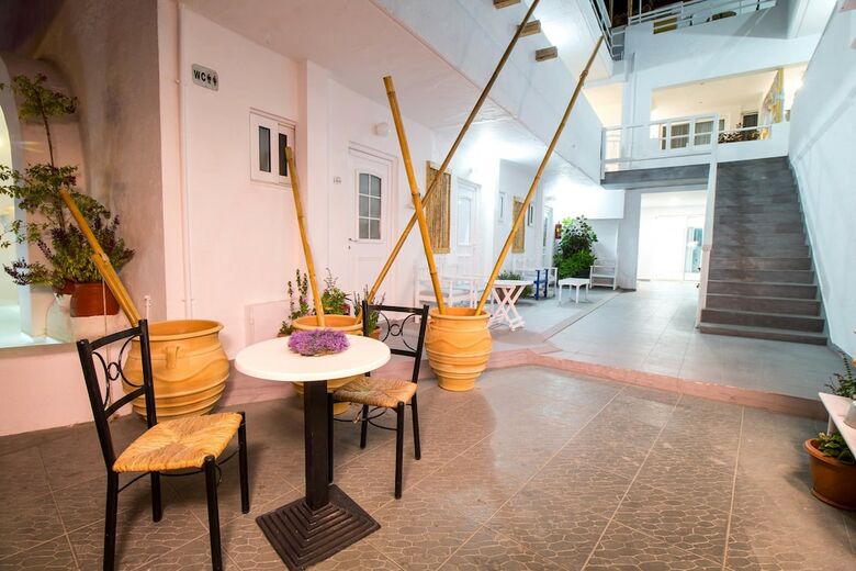Hotel Tinas Plus - Ex Tinas Studios