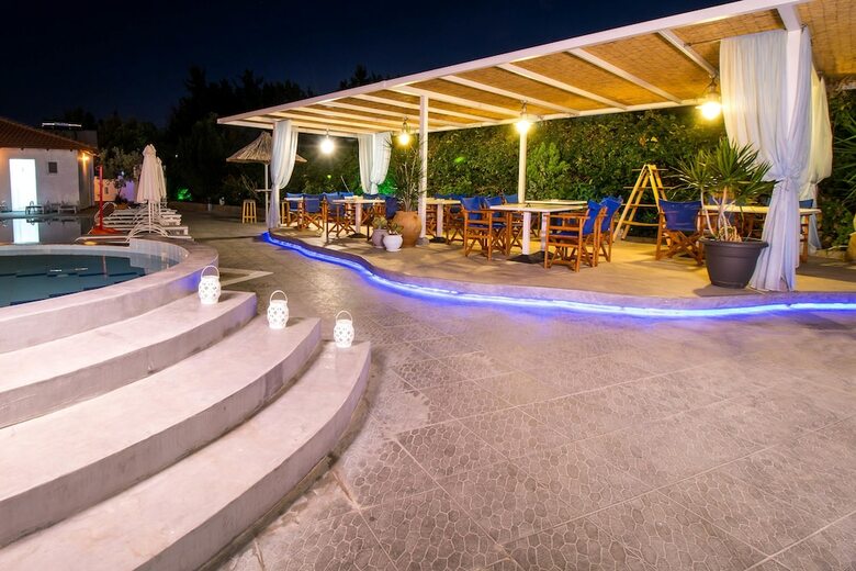 Hotel Tinas Plus - Ex Tinas Studios