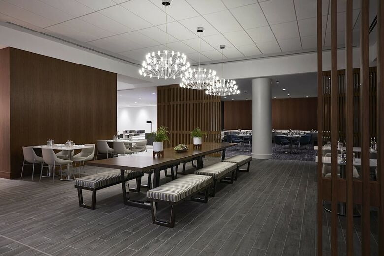 Hotel Long Island Marriott