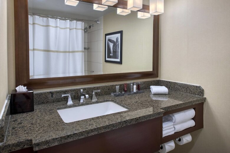 Hotel Long Island Marriott