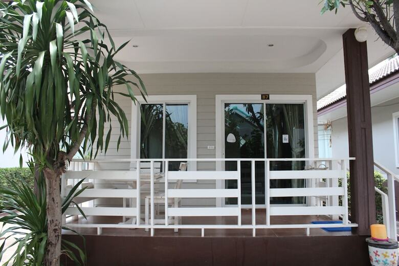 Hotel Bee Orchid Pool Villa