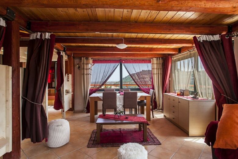 Aparthotel Estate Kares