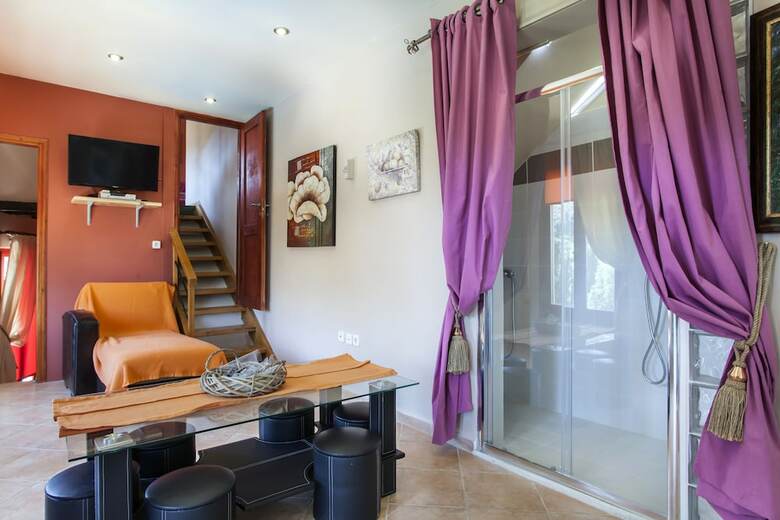 Aparthotel Estate Kares