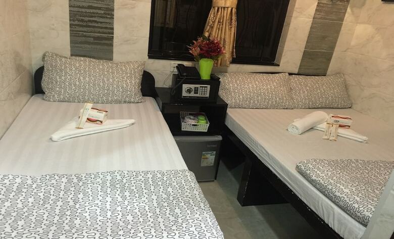 Hotel Skylark