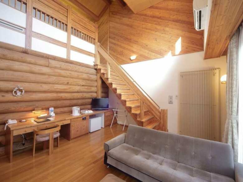 Log Hotel Larch Lake Kanayama
