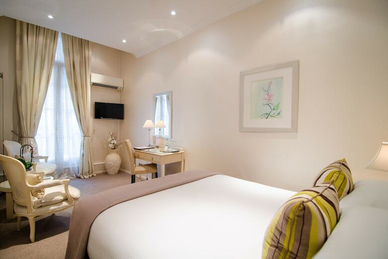 Beaufort Hotel