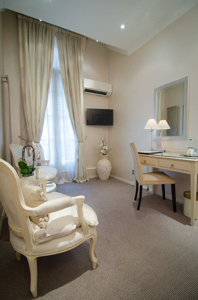 Beaufort Hotel
