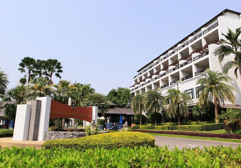 Hotel Alpine Golf Resort Chiang Mai