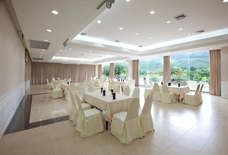 Hotel Alpine Golf Resort Chiang Mai