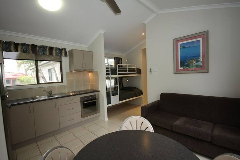 Cabana Brisbane Gateway Resort