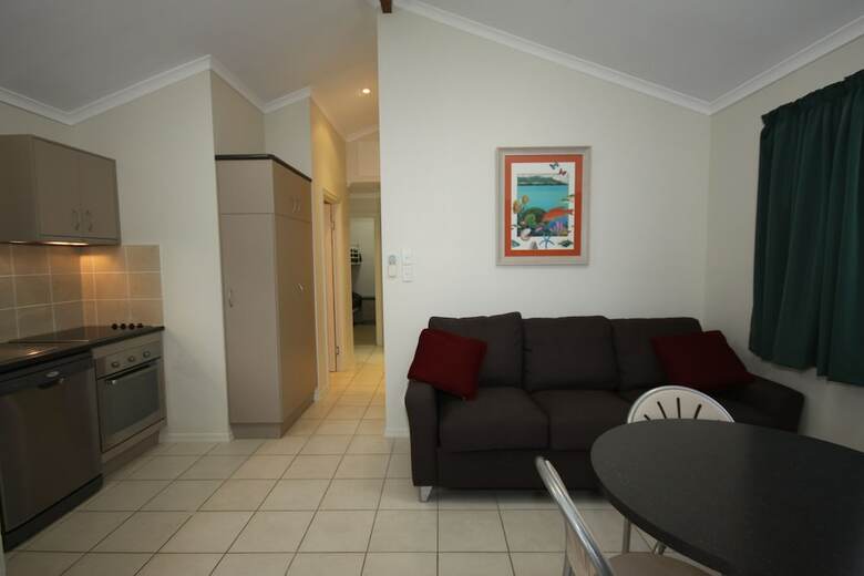 Cabana Brisbane Gateway Resort