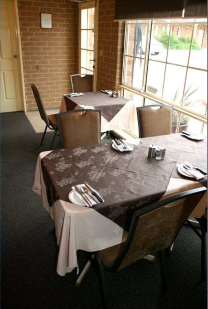 Grand Manor Motor Inn - Queanbeyan