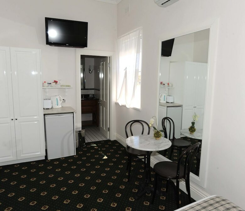 Yarrawonga Hotel