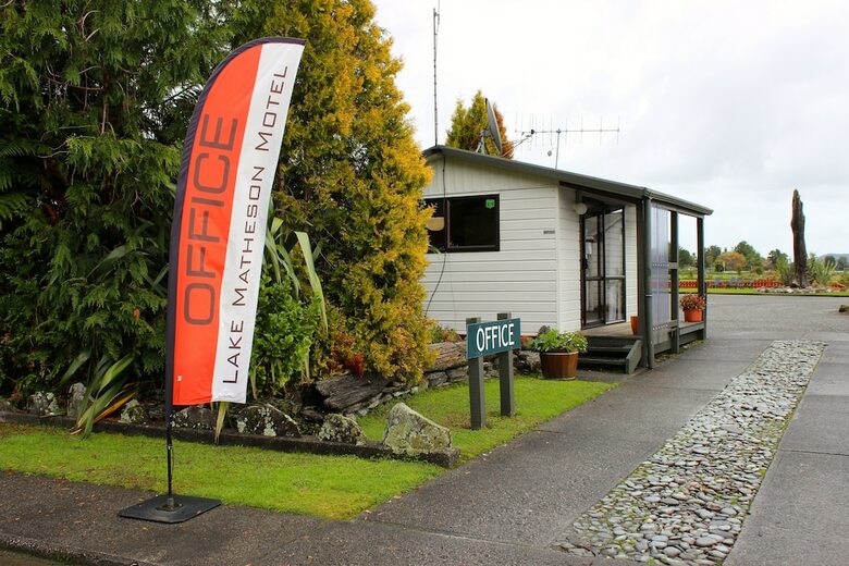 Lake Matheson Motel