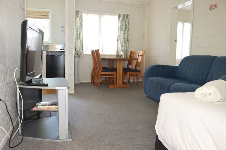 Colonial City Motel And Conference Centre