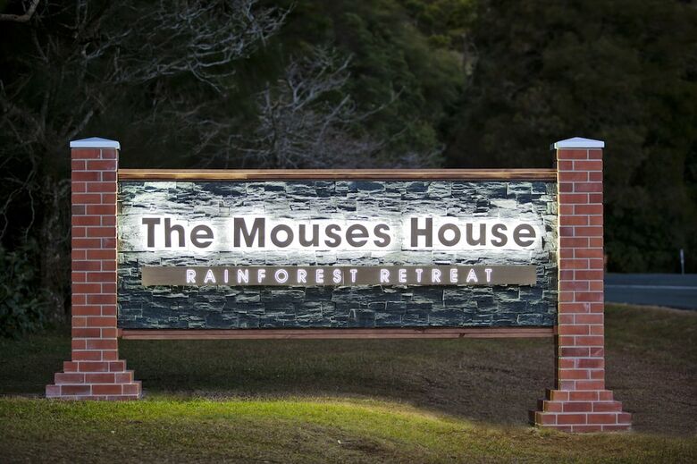 The Mouses House Rainforest Retreat