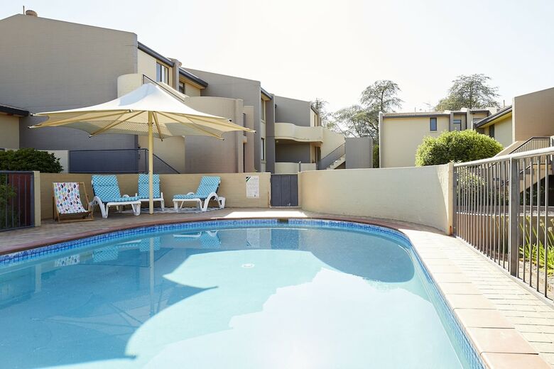 Manuka Park Apartments
