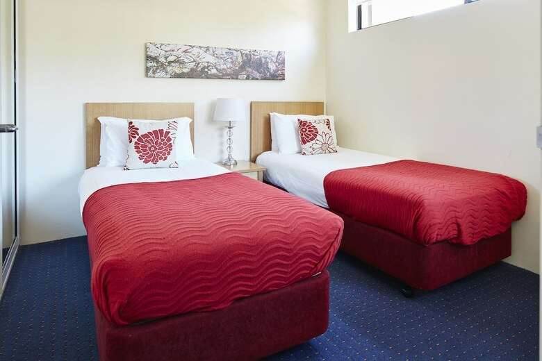 Manuka Park Apartments