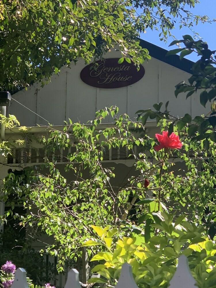 Hotel Genesta House Bed And Breakfast