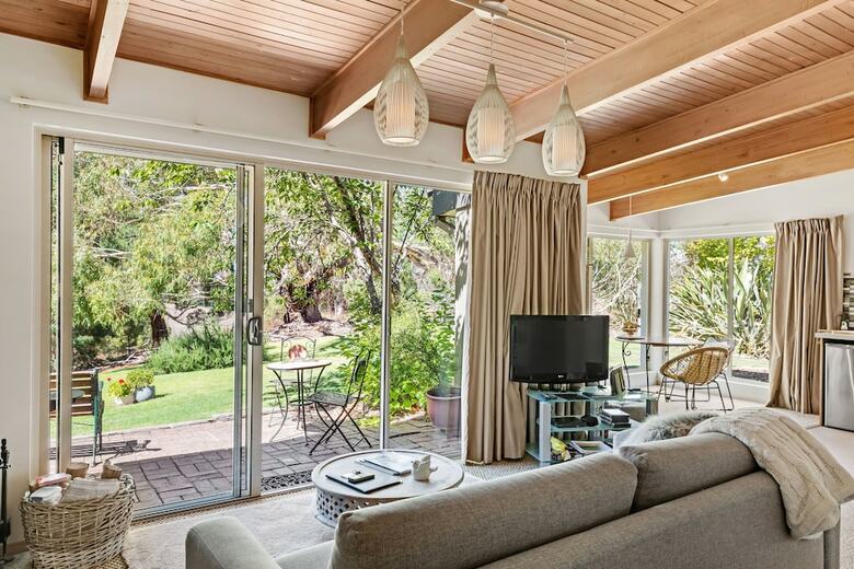 Adelaide Hills Retreats