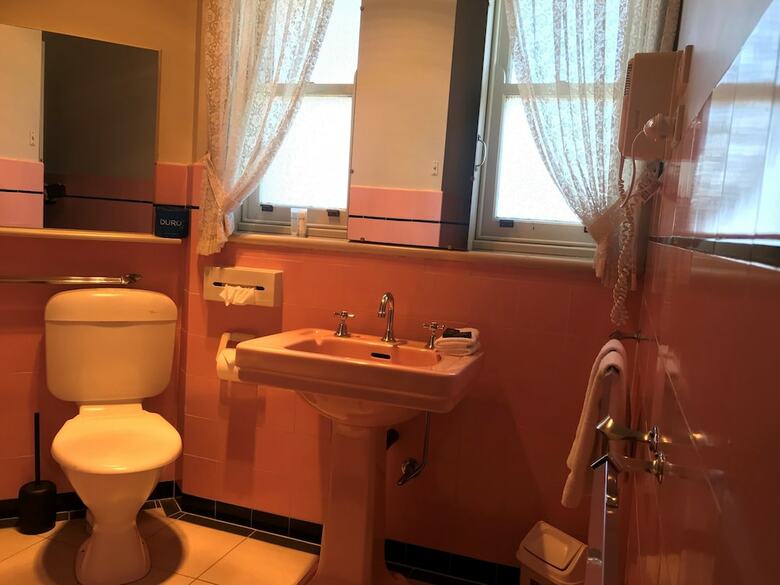 Sovereign Park Motor Inn