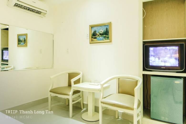Aha Thanh Long Tan Hotel