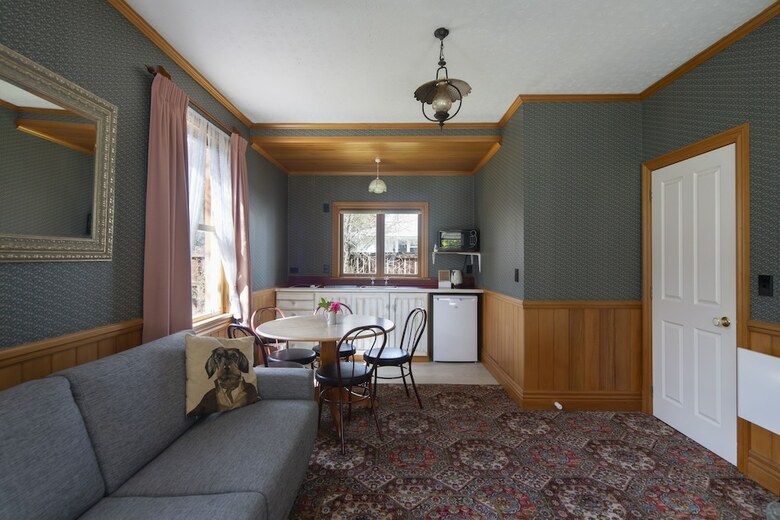 Settlers Cottage Motel