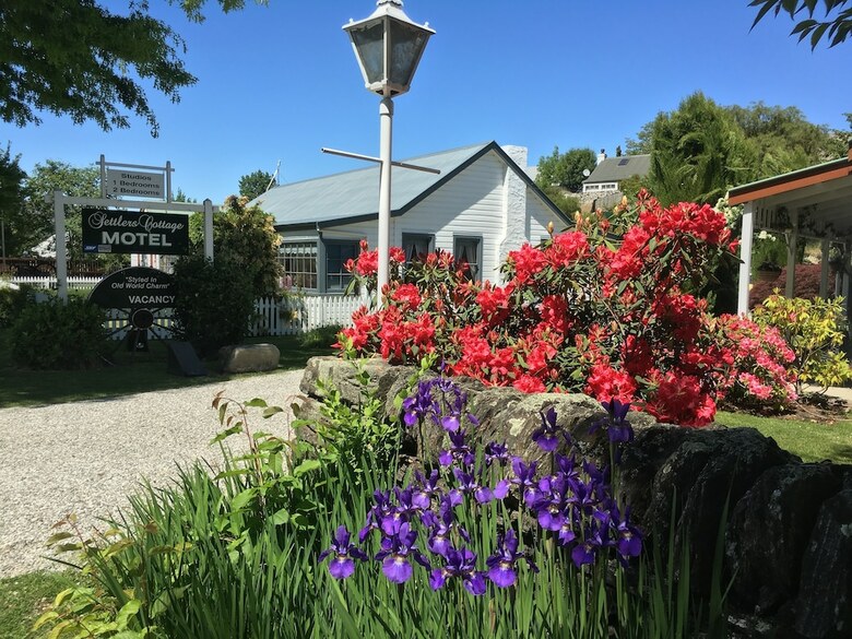 Settlers Cottage Motel
