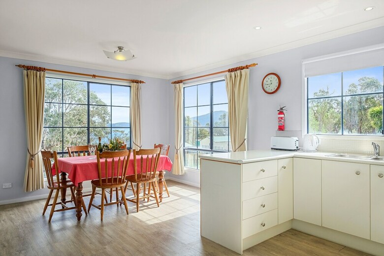 Omaroo Cottage Bruny Island