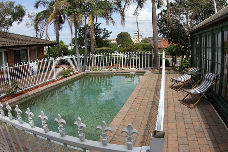 Motel Reign Inn Newcastle